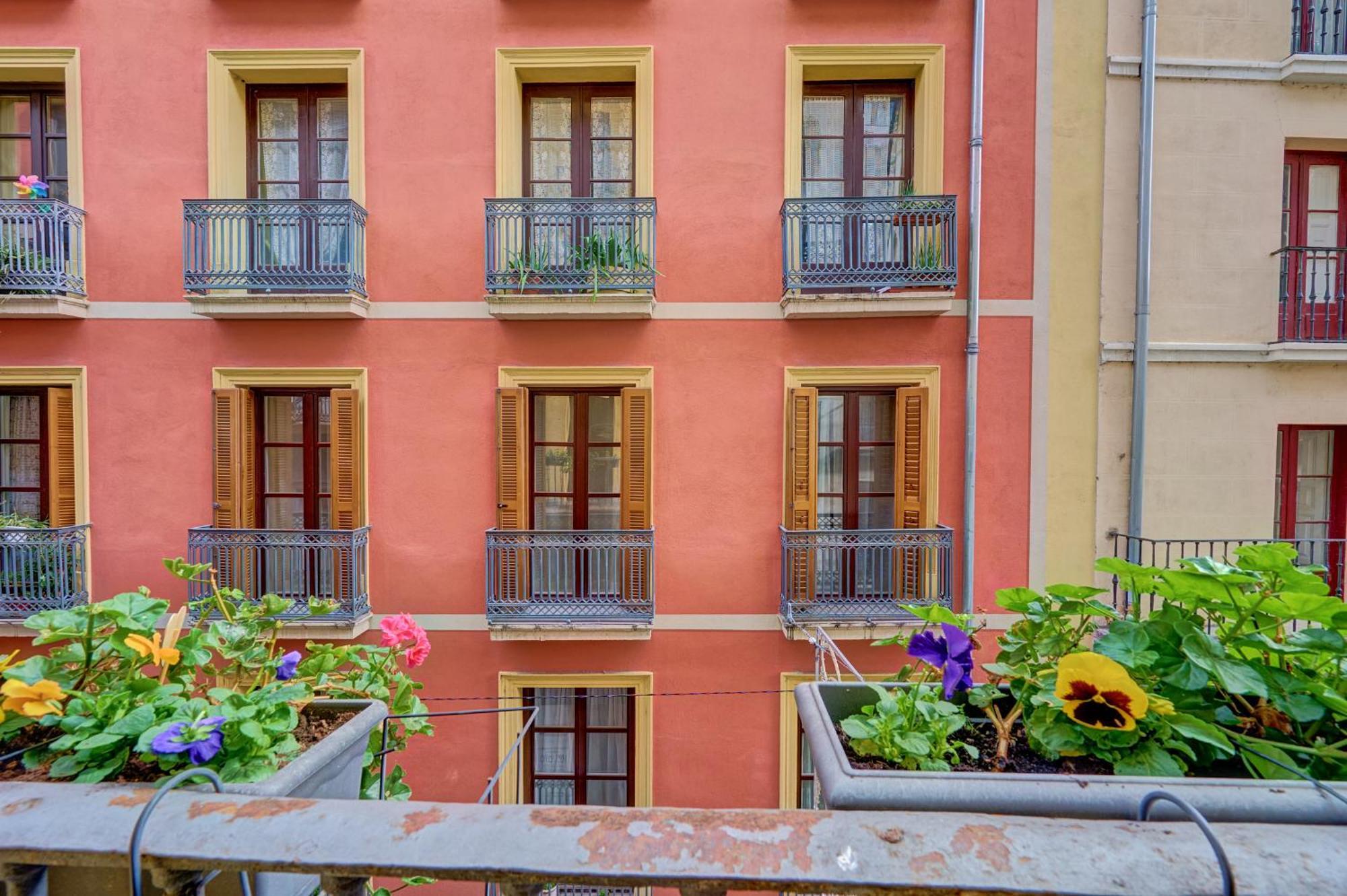 Heart Of Pamplona Apartments IV By Clabao Exterior photo