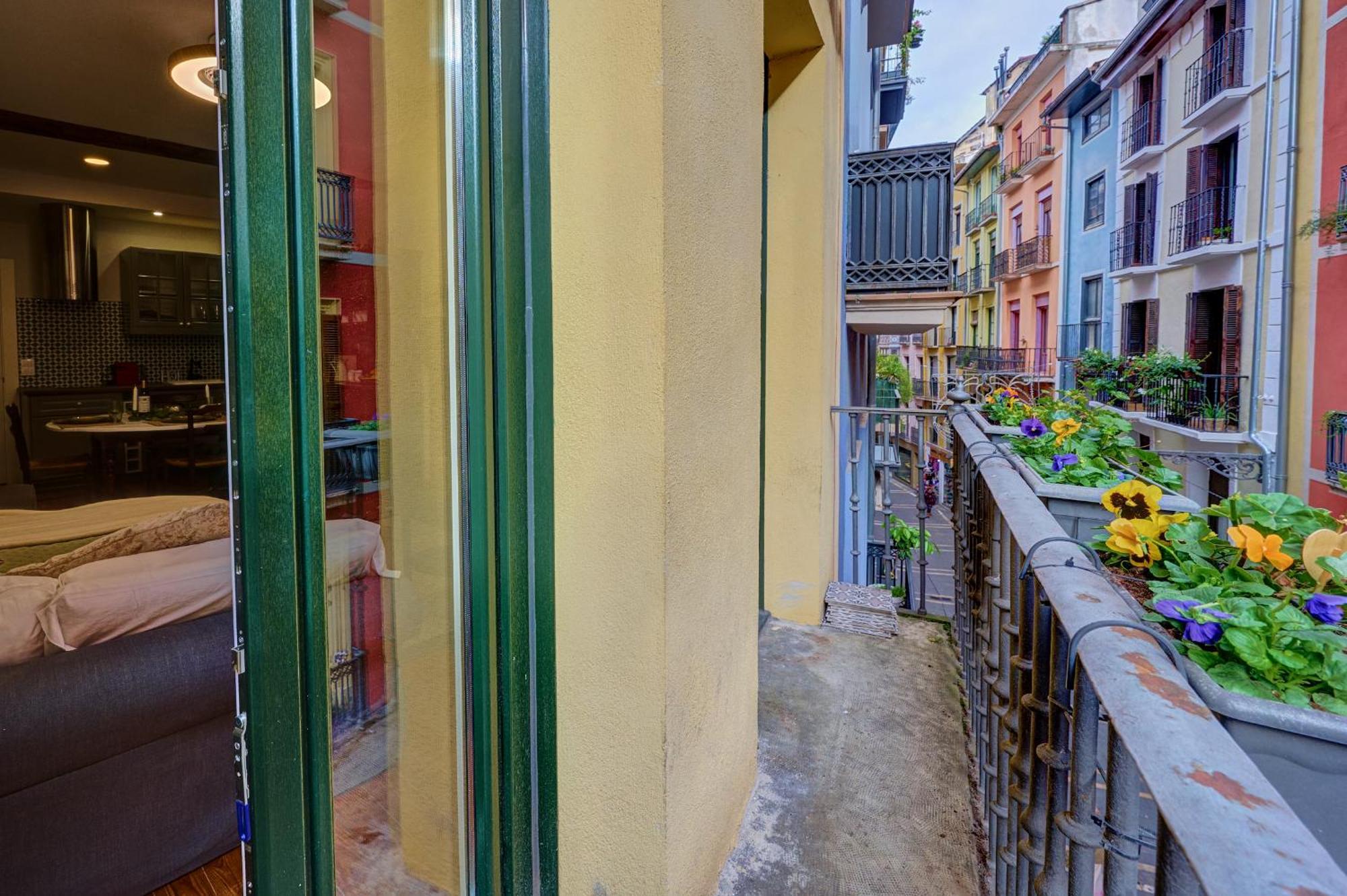 Heart Of Pamplona Apartments IV By Clabao Exterior photo